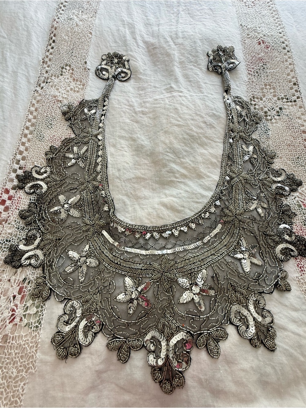 Vintage Style Sequin Glass Beaded Lace Capelet Collar Shrug Shawl Silver OS